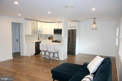 1311 Yardley Commons, Yardley, PA 19067 - photo 4