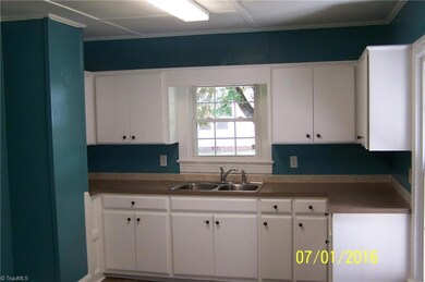 138 West St, Asheboro, NC 27205 - photo 5