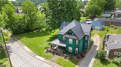 111 W 4 1 2 St, Williamstown, WV 26187 - photo 3