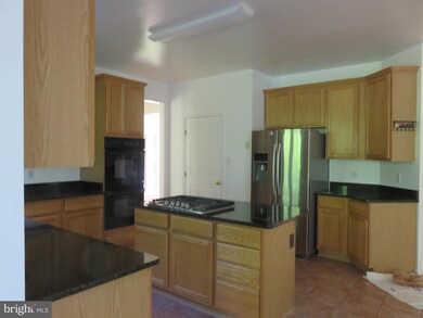 6003 Glenn Station Ct, Glenn Dale, MD 20769 - photo 4