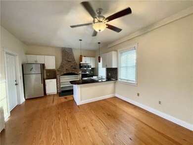 3 Spring St unit 1, Newport, RI 02840 - photo 4