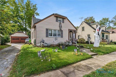 207 W Culbertson St, Fostoria, OH 44830 - photo 2