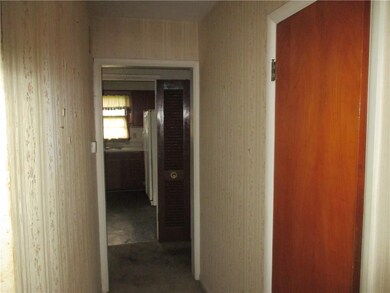 2704 W 11th St, Anderson, IN 46011 - photo 4