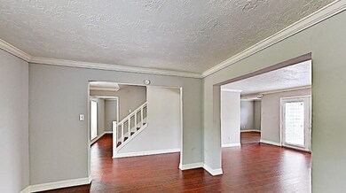 10122 Woodhollow Dr, Conroe, TX 77385 - photo 3