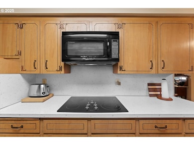 8895 SW McDonald St, Portland, OR 97224 - photo 6