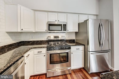 8614 Aspen Grove Ct, Odenton, MD 21113 - photo 2