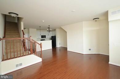 43507 Town Gate Square, Chantilly, VA 20152 - photo 2