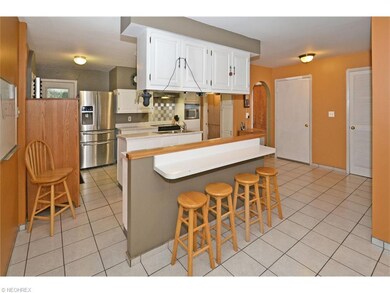 Beautiful newer Samsung stainless frig included, c