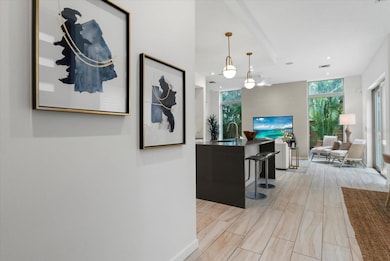 2814 W Tamiami Cir, Sarasota, FL 34234 - photo 3