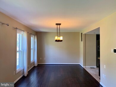 2310 Rosedown Dr, Reston, VA 20191 - photo 7