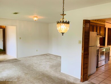 Living/Dining to Kitchen