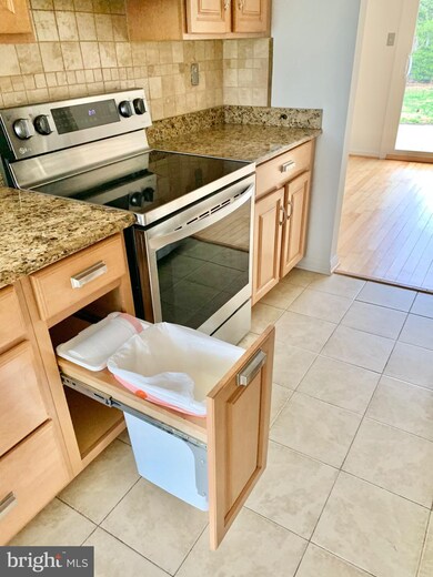 6218 Roblynn Rd, Laurel, MD 20707 - photo 2