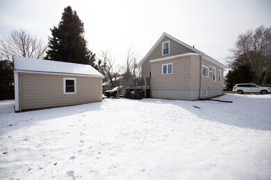 16 Oliver St, North Dartmouth, MA 02747 - photo 3