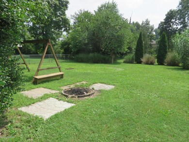 9202 Hudson Ln, Louisville, KY 40291 - photo 4