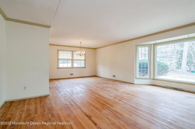 04_943MiddletownLincroftRd_1_LivingRoom_