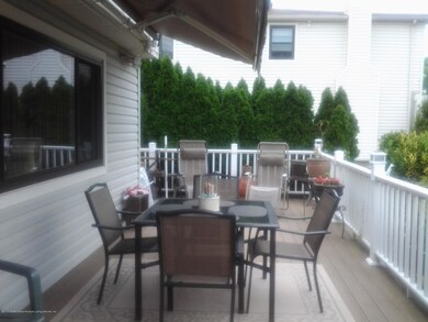 437 Willow Rd E unit 2, Staten Island, NY 10314 - photo 3
