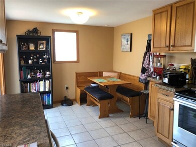 28271 Gilchrist Dr, Euclid, OH 44132 - photo 5