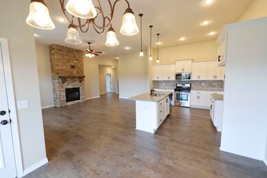 693 N Maplewood Hills Rd, Nixa, MO 65714 - photo 7