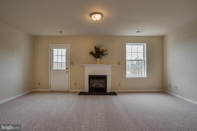 7319 Wytheville Cir, Fredericksburg, VA 22407 - photo 5