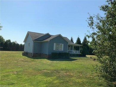 2565 Cordie Dr, Asheboro, NC 27205 - photo 3