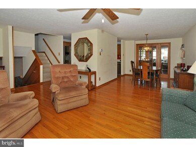 125 Penns Grant Dr, Morrisville, PA 19067 - photo 5