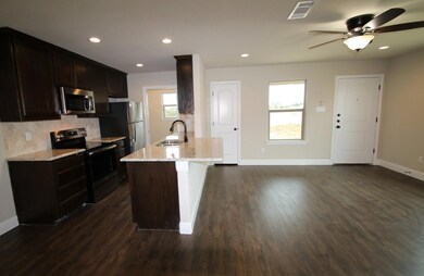 144 Crossbow Ct, Weatherford, TX 76088 - photo 4