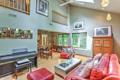 007_Living Room