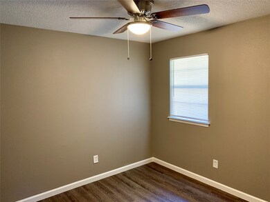 5106 Woodville Ln, Pearland, TX 77584 - photo 7