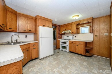 1175 Mayfair Dr, Rahway, NJ 07065 - photo 7