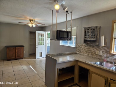 110 Constance St, Picayune, MS 39466 - photo 3