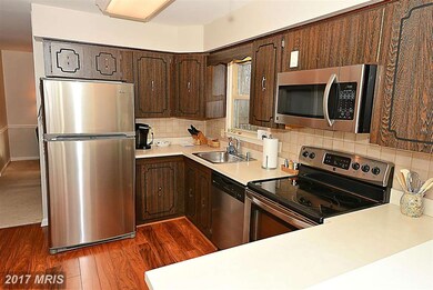 12213 Folkstone Dr, Herndon, VA 20171 - photo 4