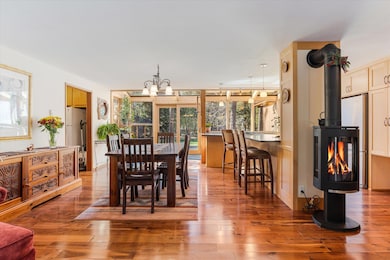 10-16390 Skyliners Rd-6