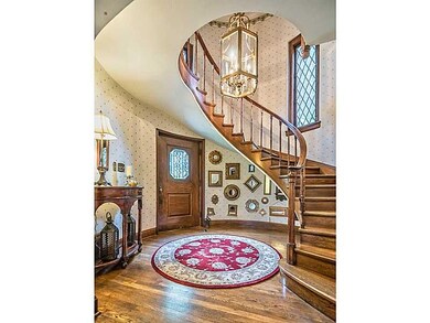 Entry/Foyer.