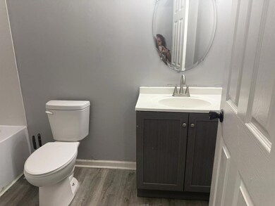 635 N Elmwood Dr unit 3, Aurora, IL 60506 - photo 4