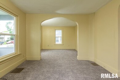 1804 W 5th St, Davenport, IA 52802 - photo 3