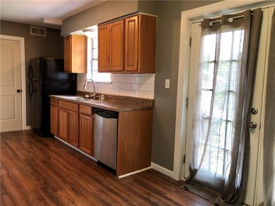 2215 W Alpine Cir, Siloam Springs, AR 72761 - photo 3