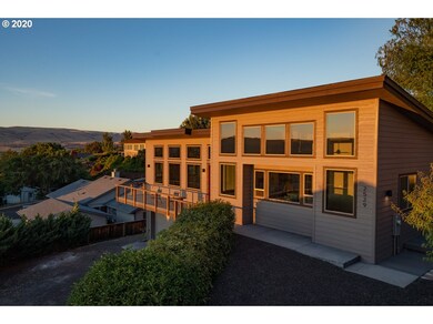 2529 E 16th St, the Dalles, OR 97058 - photo 2