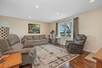 2-LivingRoom
