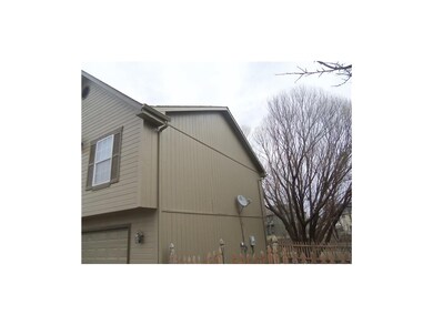 701 S Sunset Ln, Raymore, MO 64083 - photo 2