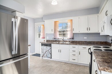 2451 Hickory Dr, Dyer, IN 46311 - photo 7