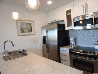 274 Dune Rd unit 6, Westhampton Beach, NY 11978 - photo 5