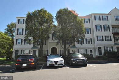 21850 Elkins Terrace unit 301, Sterling, VA 20166 - photo 2