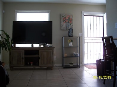 10620 Cuatro Vistas Dr unit C, El Paso, TX 79935 - photo 4