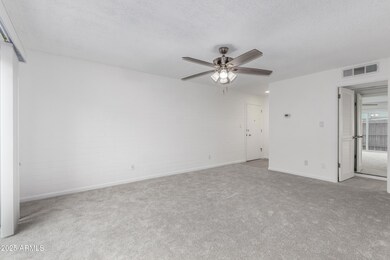 2610- Living room 2