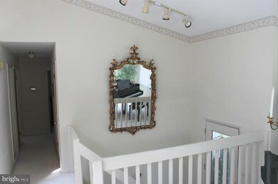 7002 Sheldon Ln, Sykesville, MD 21784 - photo 2