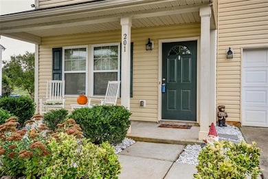 201 Altondale Dr, Statesville, NC 28625 - photo 2