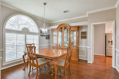 2101 S Mission Cir, Friendswood, TX 77546 - photo 6