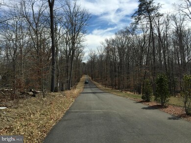 9881 Oxcrest Dr, Fairfax Station, VA 22039 - photo 6