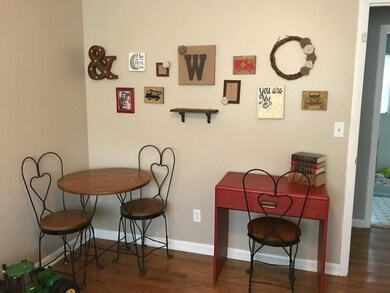 WHAT A CLEVER USE OF SPACE - PICTURE TAKEN BEFORE THE MOVE! 