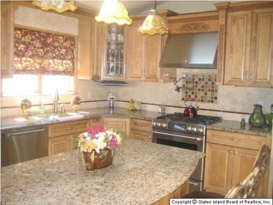 22 Joel Place, Staten Island, NY 10306 - photo 3